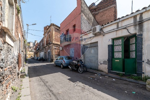 casa indipendente in vendita a Catania in zona Centro Storico