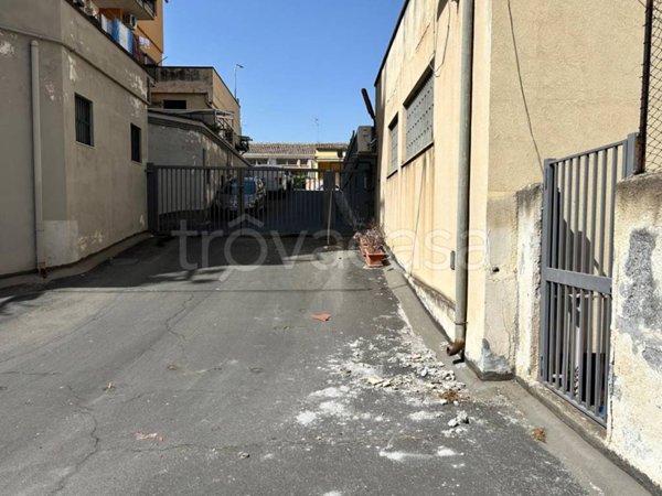 locale commerciale in vendita a Catania