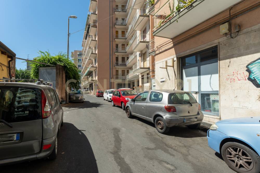 locale commerciale in vendita a Catania in zona Centro Storico