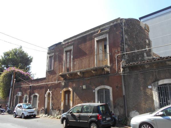 intera palazzina in vendita a Catania in zona Centro Storico