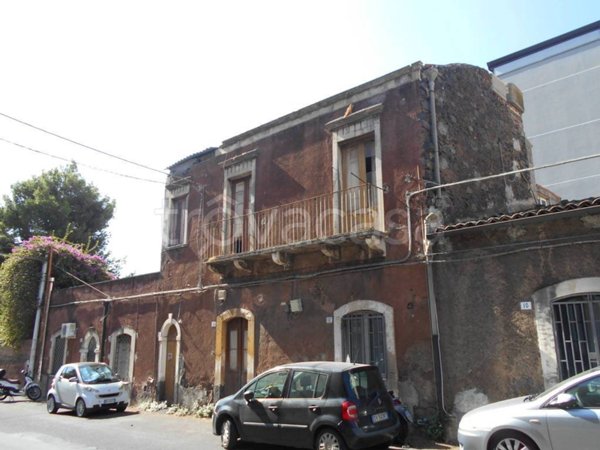 intera palazzina in vendita a Catania in zona Centro Storico