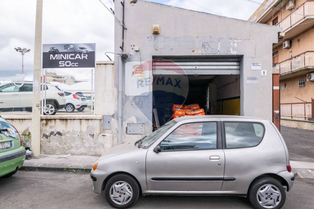 locale commerciale in vendita a Catania in zona Nesima