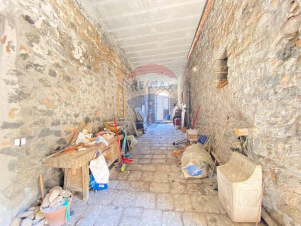 casa indipendente in vendita a Catania in zona Centro Storico