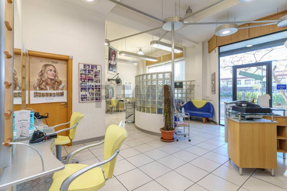 locale commerciale in vendita a Catania