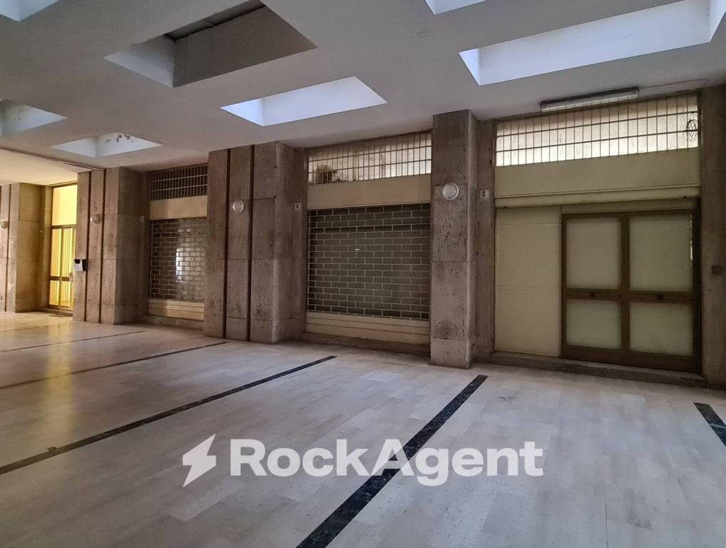 locale commerciale in vendita a Catania in zona Picanello