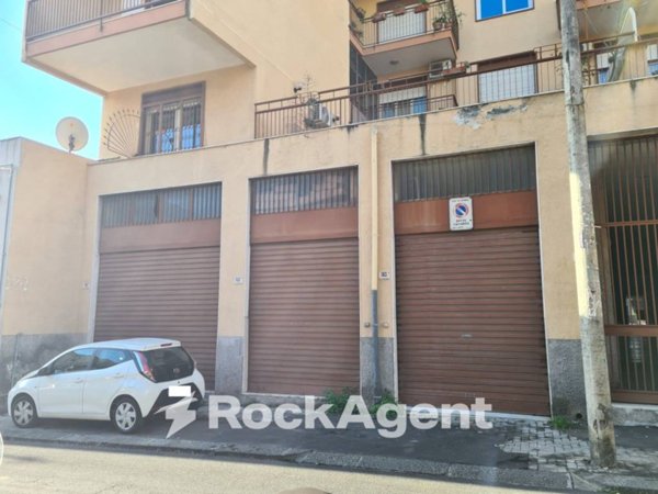 locale commerciale in vendita a Catania in zona Picanello