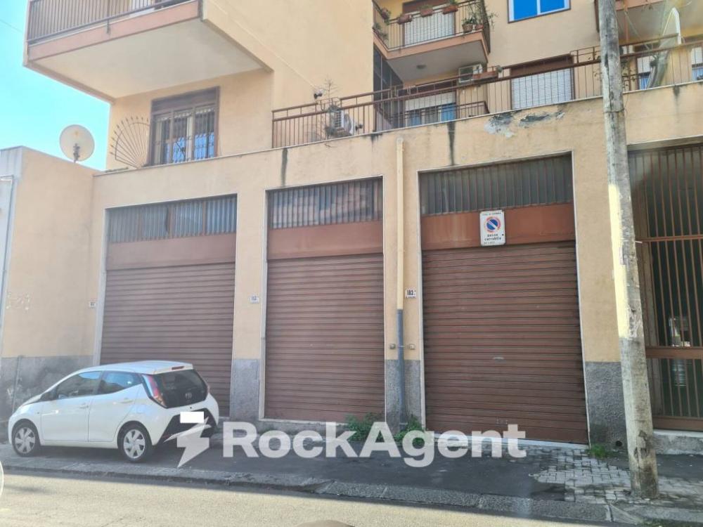 locale commerciale in vendita a Catania in zona Picanello