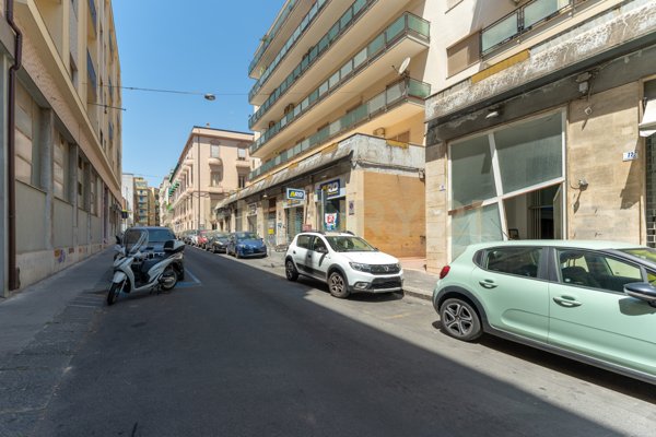 locale commerciale in vendita a Catania