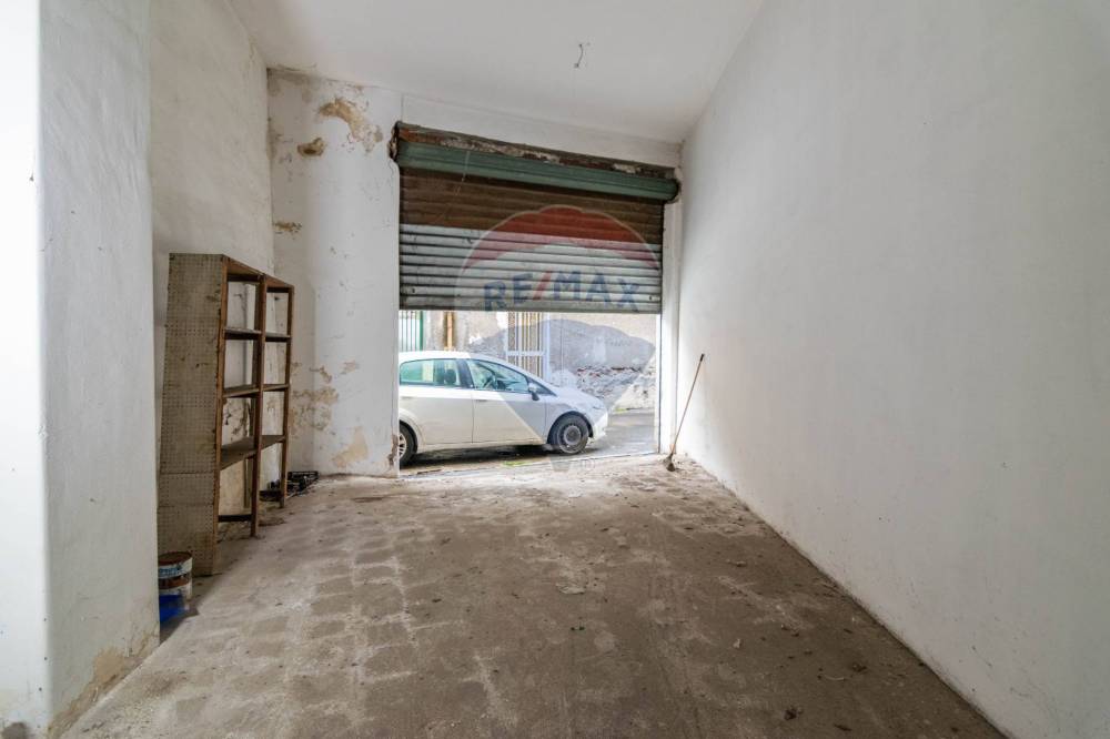 locale di sgombero in vendita a Catania in zona Centro Storico