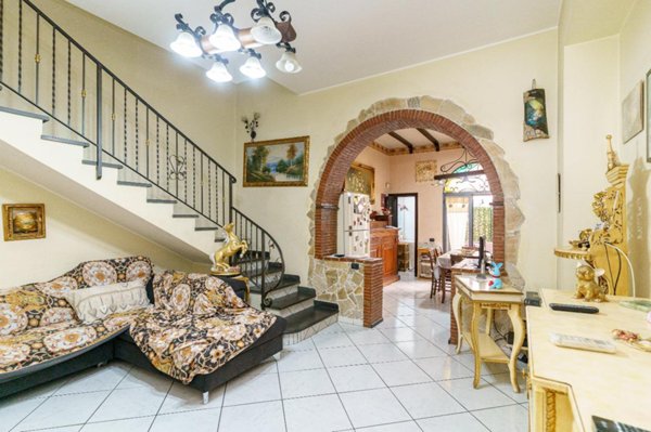 casa indipendente in vendita a Catania