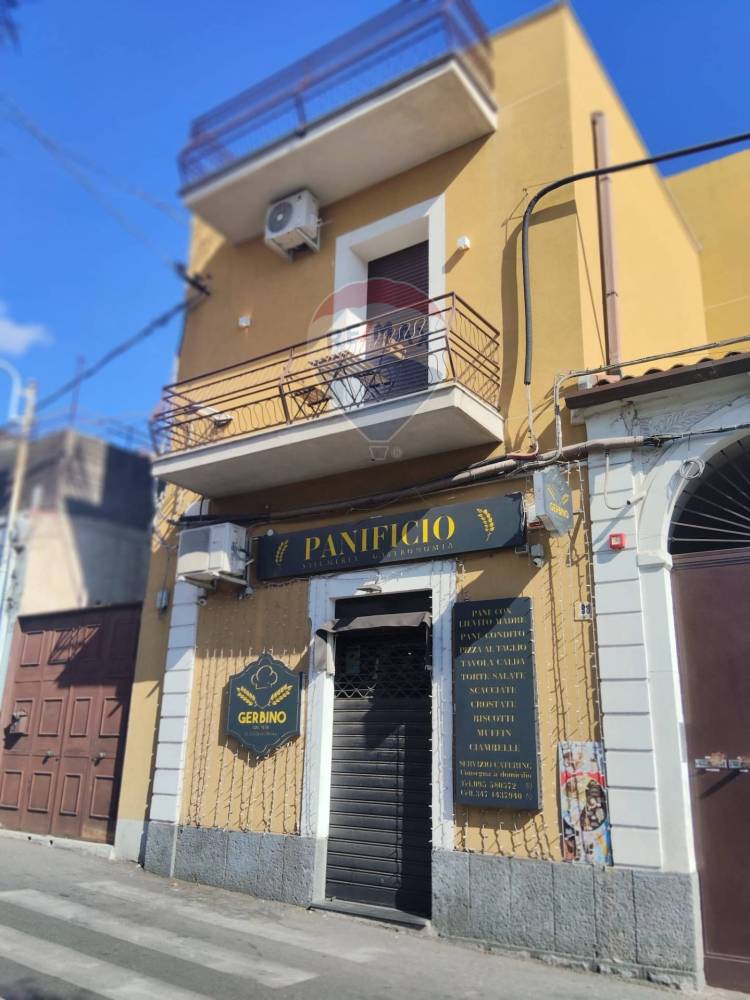 negozio in vendita a Catania in zona Canalicchio