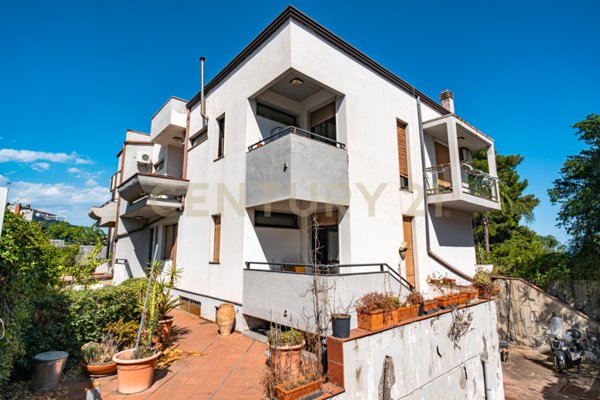 casa indipendente in vendita a Catania