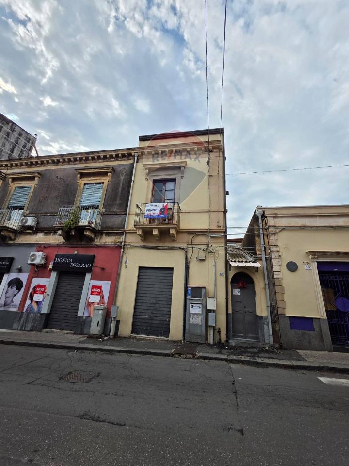 casa indipendente in vendita a Catania in zona Barriera del Bosco