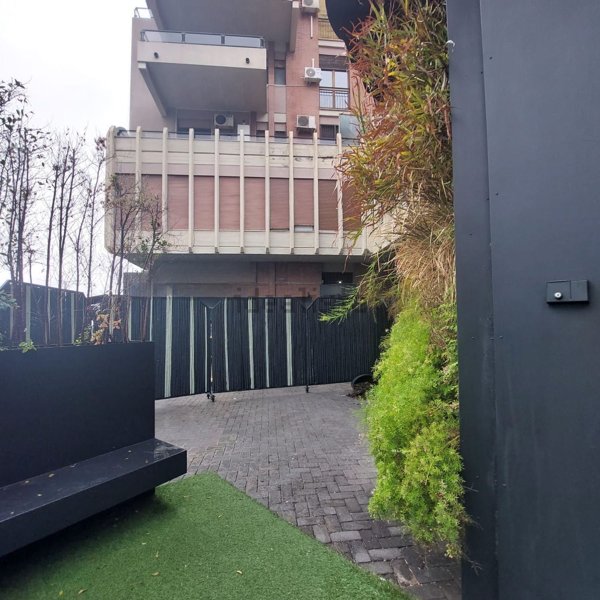 locale commerciale in vendita a Catania in zona Ognina