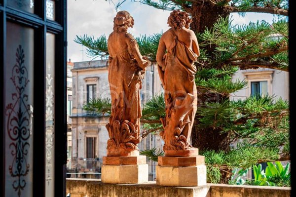 villa in vendita a Catania in zona Centro Storico