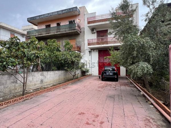 appartamento in vendita a Catania in zona Villaggio Sant'Agata