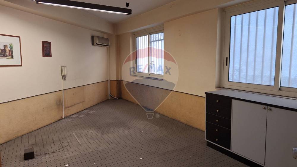 locale commerciale in vendita a Catania