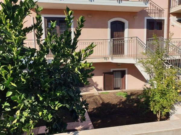 casa indipendente in vendita a Catania