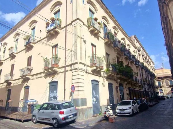 appartamento in vendita a Catania in zona Centro Storico