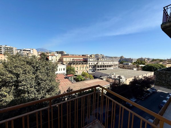 appartamento in vendita a Catania in zona Centro Storico