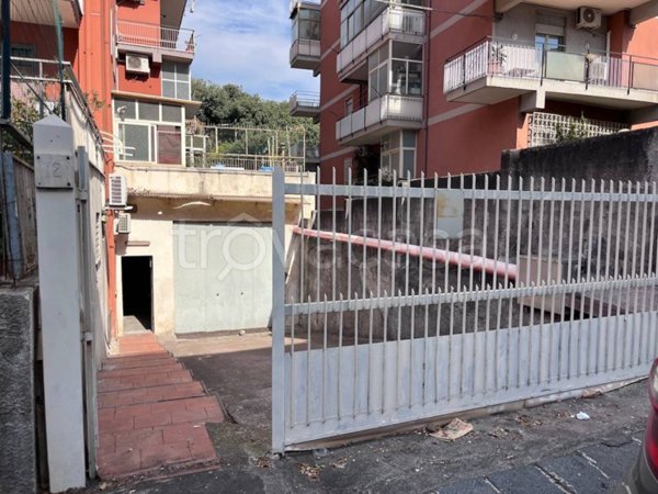 locale commerciale in vendita a Catania in zona Zona Industriale