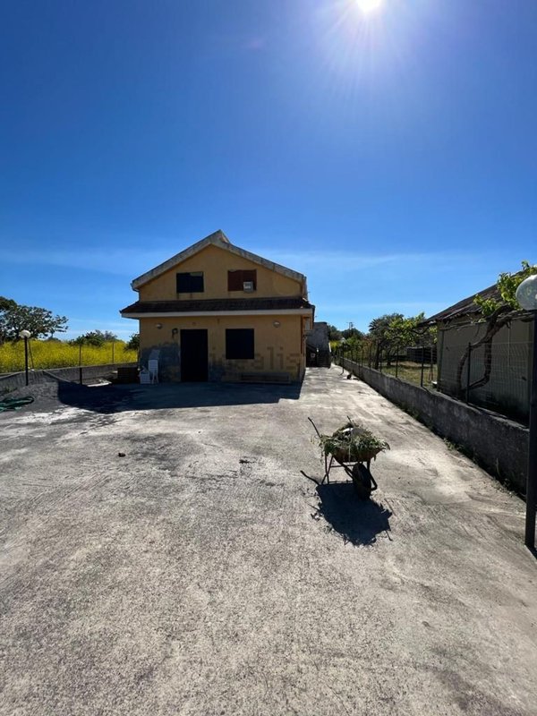 casa indipendente in vendita a Catania