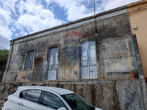 pentavano in vendita a Catania