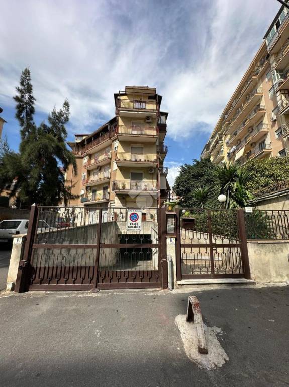 appartamento in vendita a Catania in zona Picanello