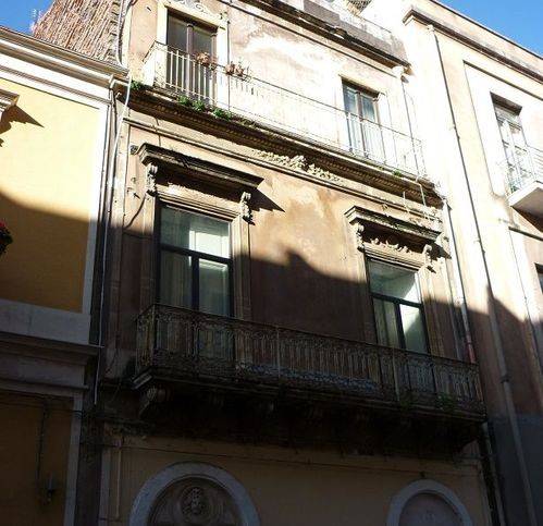 intera palazzina in vendita a Catania