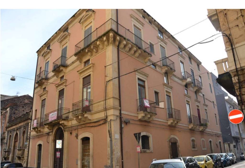 negozio in vendita a Catania in zona Centro Storico