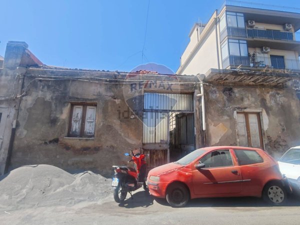 casa indipendente in vendita a Catania in zona Centro Storico