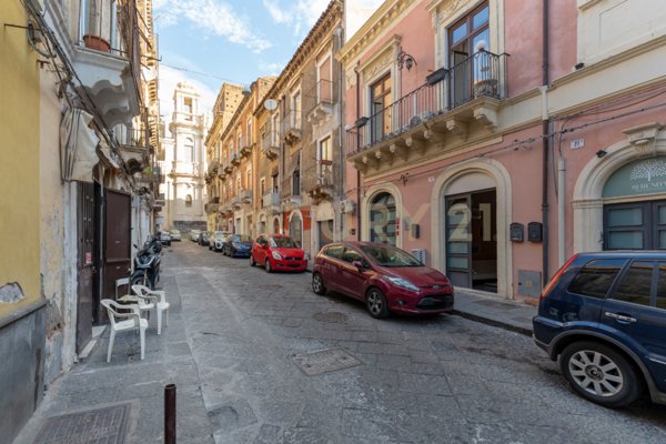 casa semindipendente in vendita a Catania in zona Centro Storico