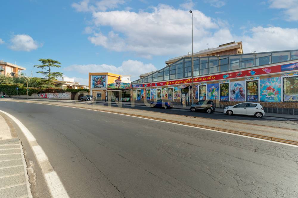 locale commerciale in vendita a Catania