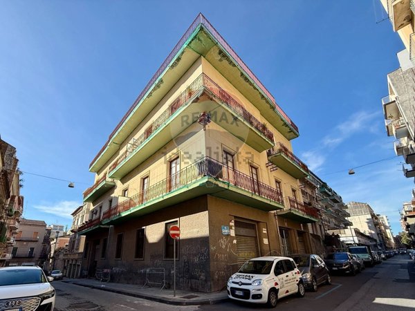 locale commerciale in vendita a Catania