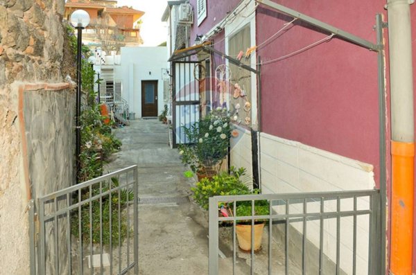 casa indipendente in vendita a Catania