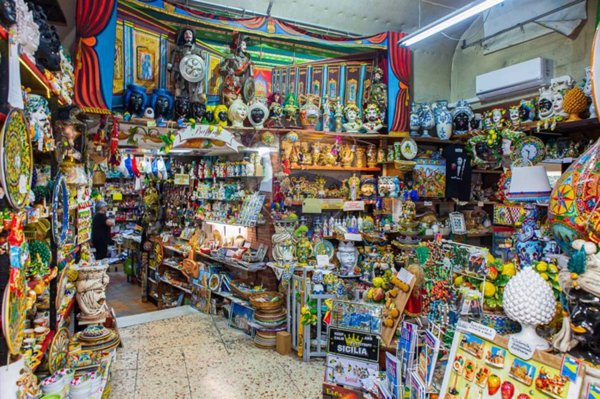 negozio in vendita a Catania in zona Centro Storico