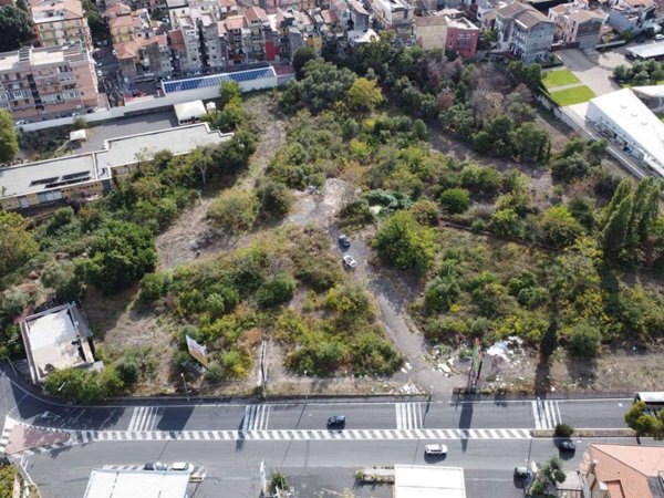 negozio in vendita a Catania in zona Canalicchio