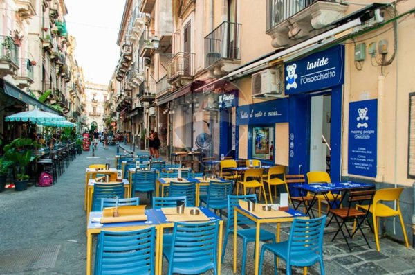 locale commerciale in vendita a Catania in zona Centro Storico
