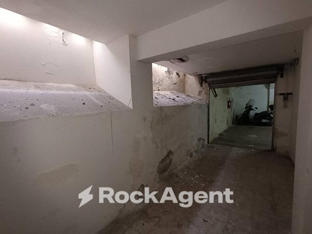 locale commerciale in vendita a Catania in zona Centro Storico