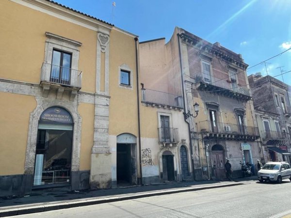 negozio in vendita a Catania in zona Centro Storico