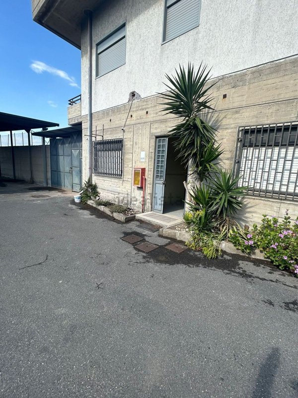 capannone in vendita a Catania in zona Centro Storico