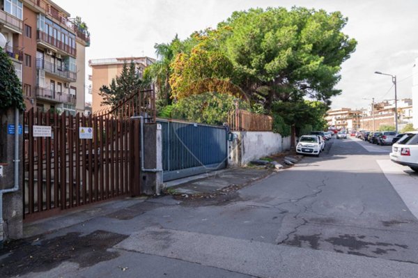 negozio in vendita a Catania in zona Canalicchio