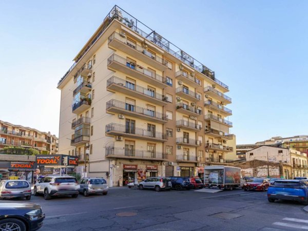 locale commerciale in vendita a Catania in zona Picanello