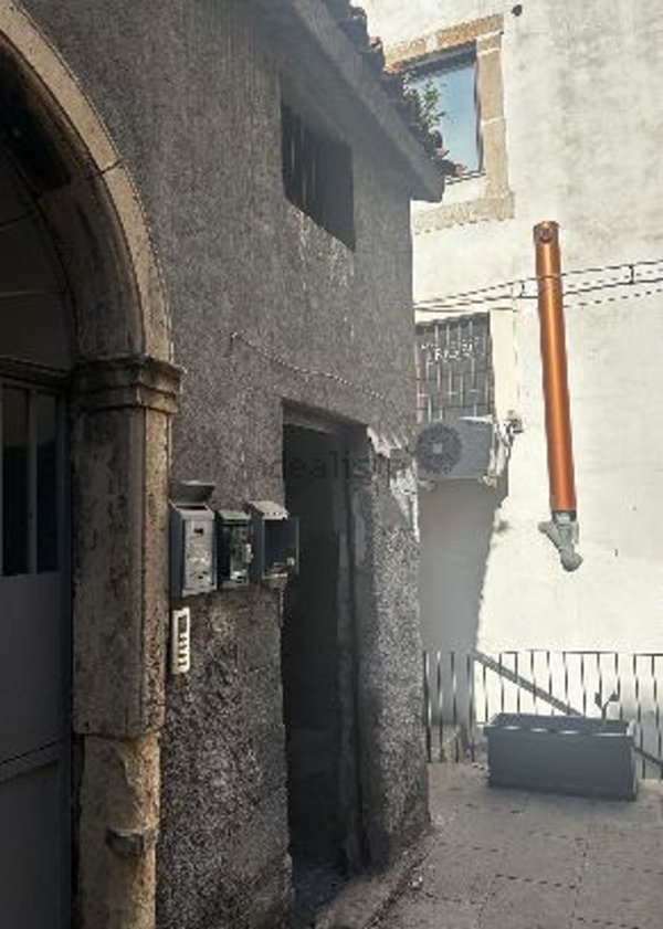 locale di sgombero in vendita a Catania in zona Centro Storico