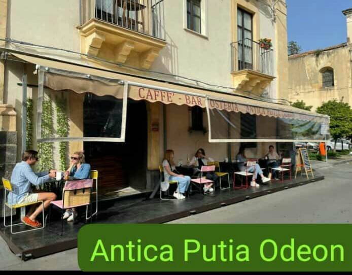 negozio in vendita a Catania in zona Centro Storico