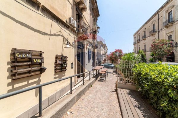 negozio in vendita a Catania in zona Centro Storico