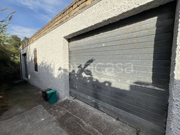 locale commerciale in vendita a Catania