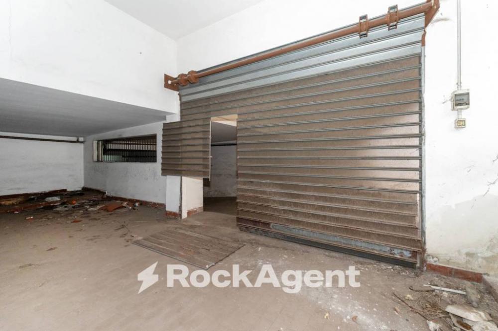 locale commerciale in vendita a Catania in zona Centro Storico