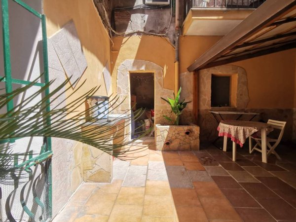 appartamento in vendita a Catania in zona Centro Storico