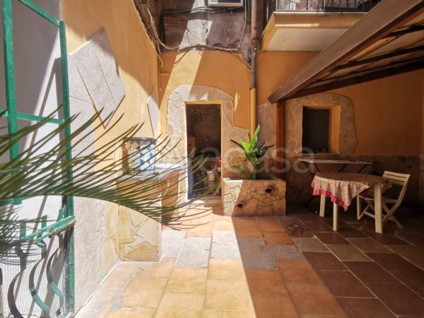 appartamento in vendita a Catania in zona Centro Storico